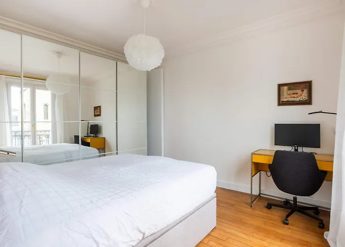 Captivating 2Bd Flat Jules Joffrin Mairie Du 18